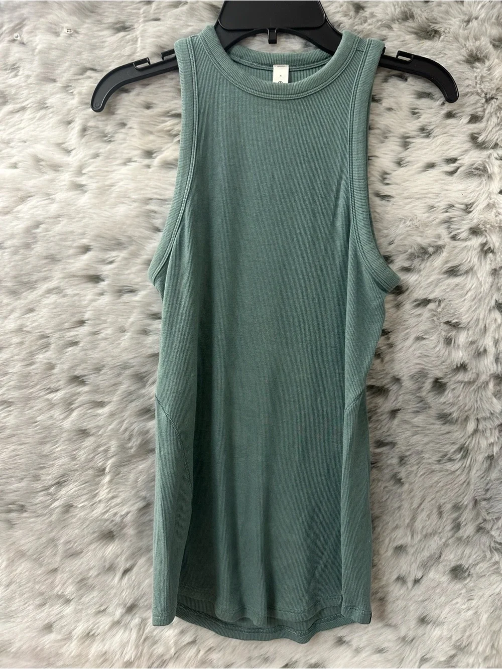 17. Lululemon Hold Tight Crewneck Tank Top sz 4